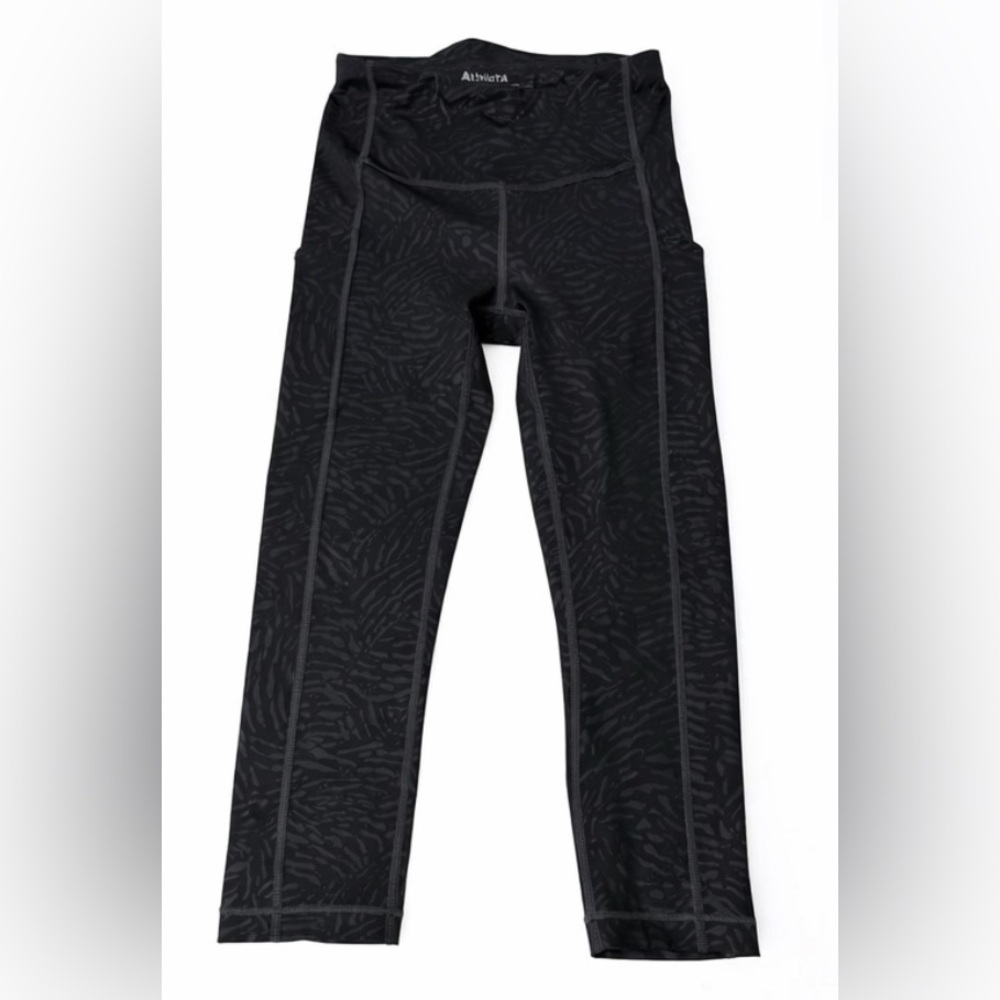 Athleta Ultimate Stash Pocket Capri Leggings Black Embossed Print XXS